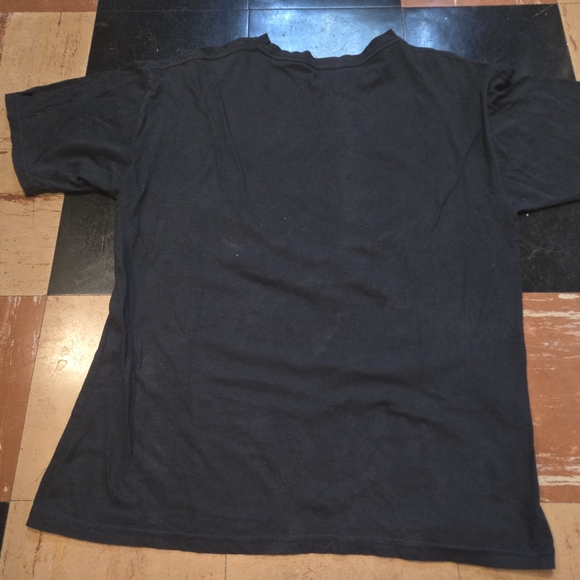 QUEEN black tshirt with gold red accents on the print front back mens BNWOT - Picture 14 of 15